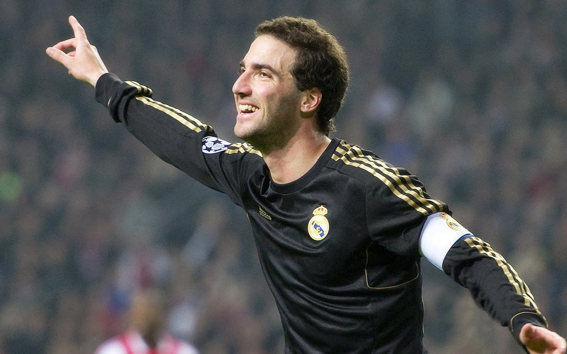 伊朗男足在巴黎奥运会比赛中以1-0战胜法国，21年伊朗男足大名单