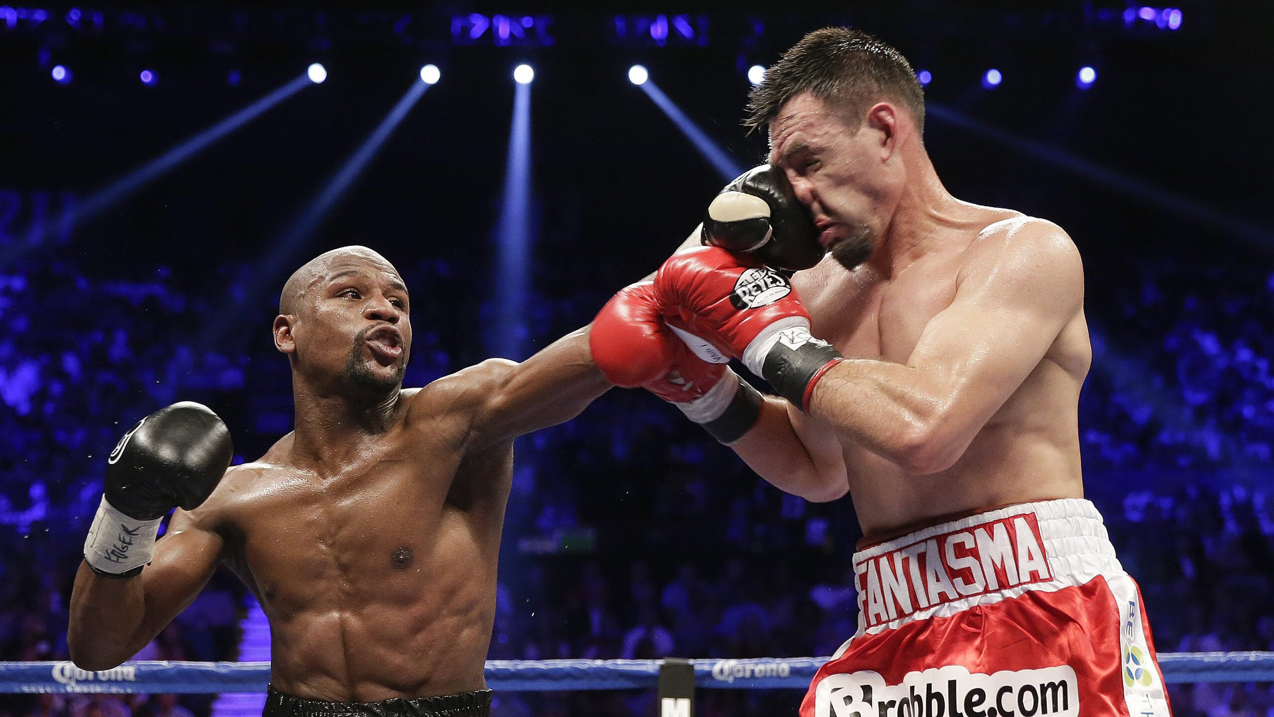 掘金击败步行者，系列赛焦点战中约基奇篮下统治全场，掘金球员约基奇